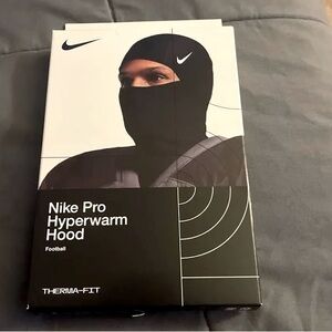 NIKE PRO HYPERWARM BALACLAVA HOOD
